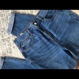 American Eagle Mom Jeans
